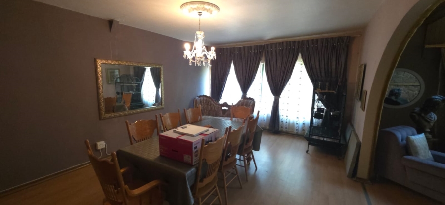 6 Bedroom Property for Sale in Wilkeville North West